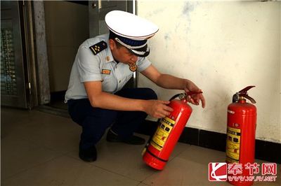 奉節(jié)縣消防大隊(duì) 持續(xù)開(kāi)展高層建筑消防安全檢查，筑牢居民生命防線